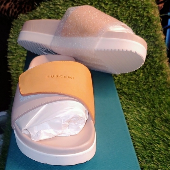 Buscemi Slides - Picture 2 of 4